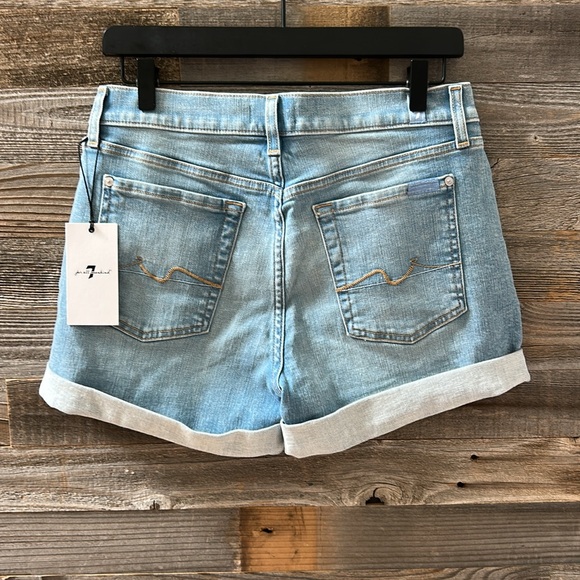 NWT 7 For All Mankind Mid Roll Jean Shorts Light Wash Size 27 - Picture 2 of 14